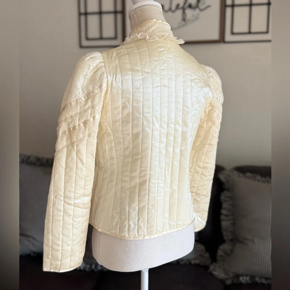 VTG Jessica's Gunne Sax Quilted Long Sleeve Satin
Lace Trim Open Prairie Jacket - Picture 5 of 16